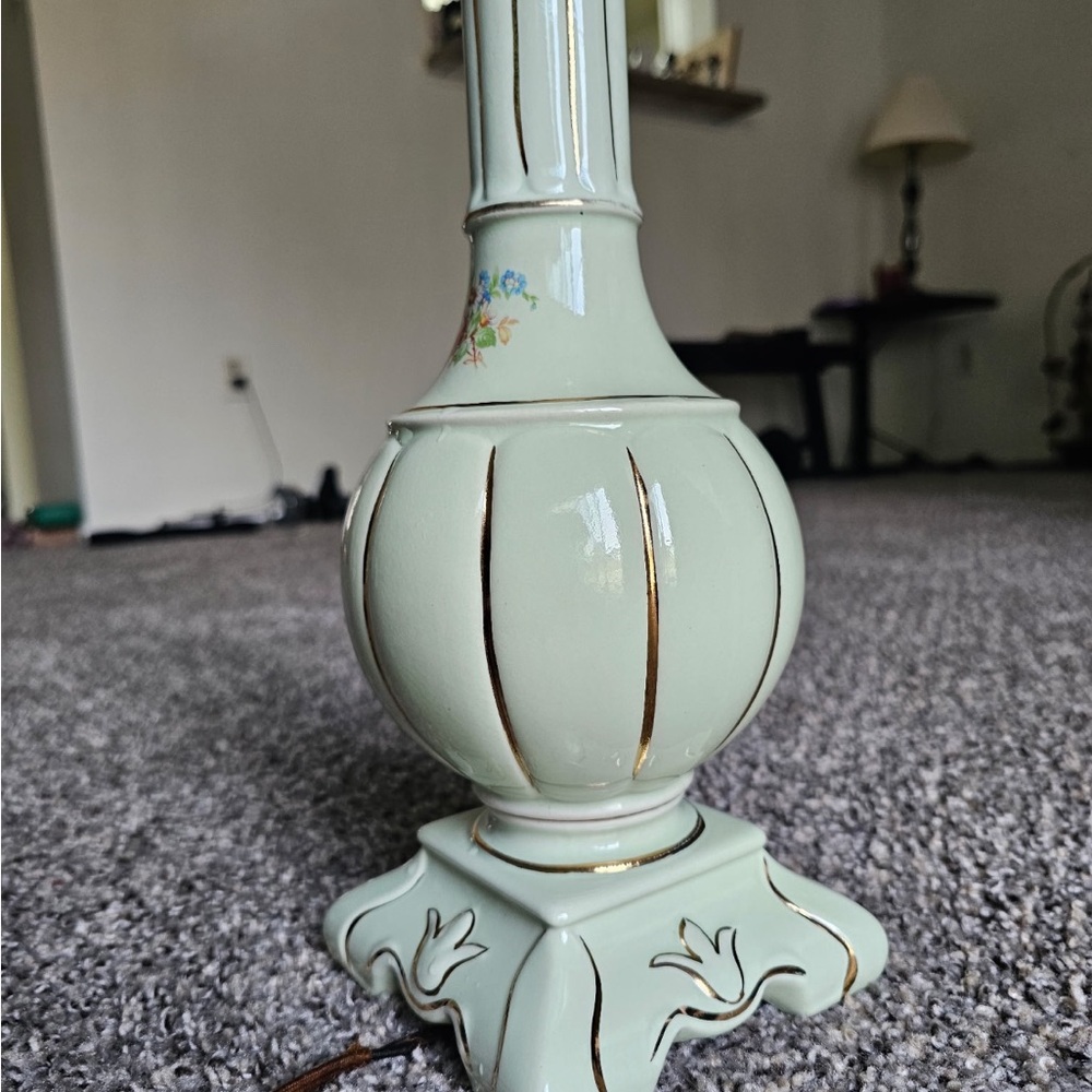 Vintage Mint Green Decorative Table Lamp - Picture 3 of 4